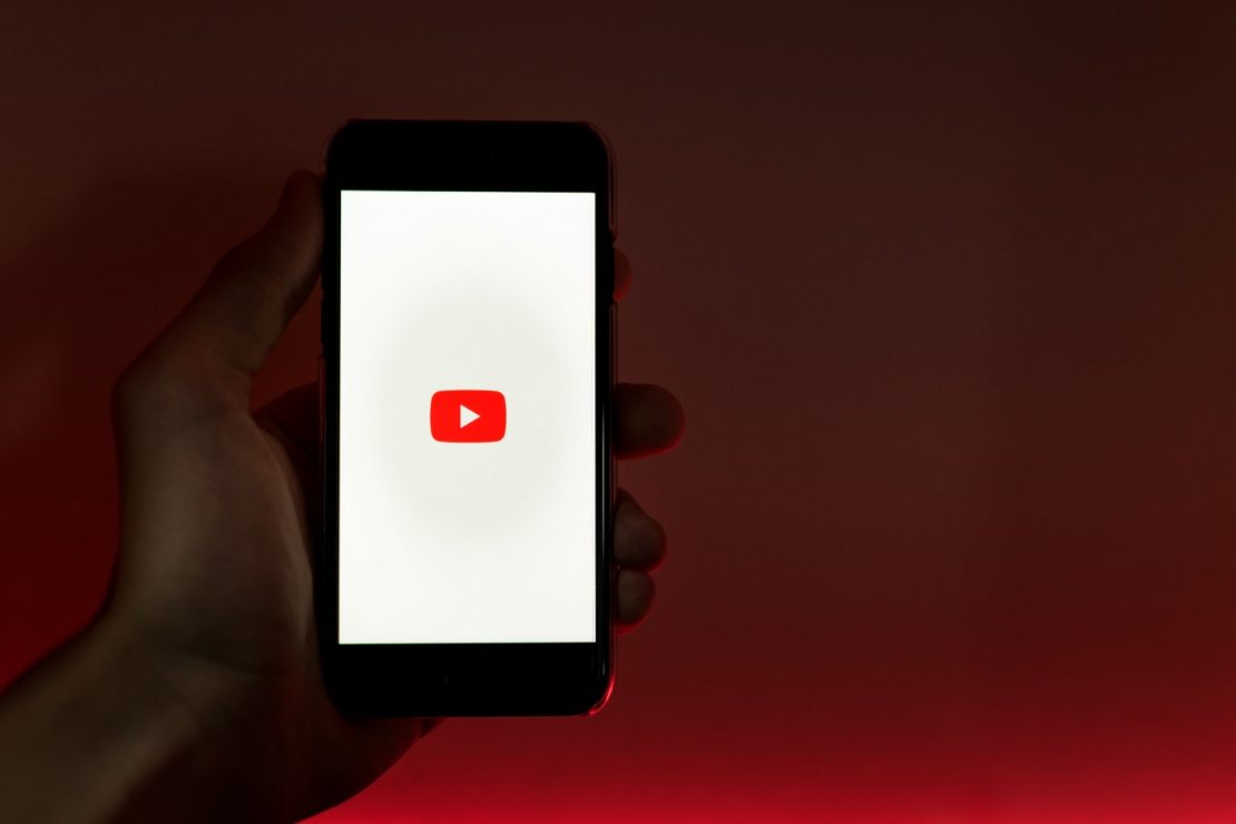 به عنوان YouTubers ، YouTube Traffic Soars می گویند که پرداخت در حال کاهش است .